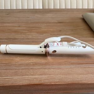 T3 1 1/4” White and Rose Gold Curling Iron